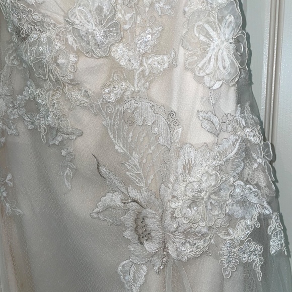 Flowy Lace Melissa Sweet Wedding Dress - Picture 9 of 12